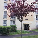 Chambre Ensoleillee Et Lumineuse